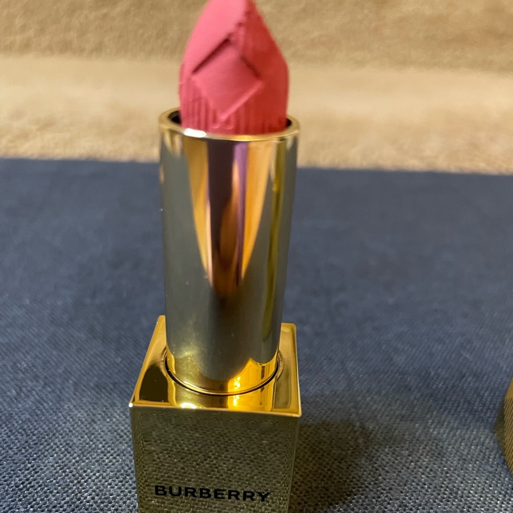 Burberry Gold Case Matte Deep Peach